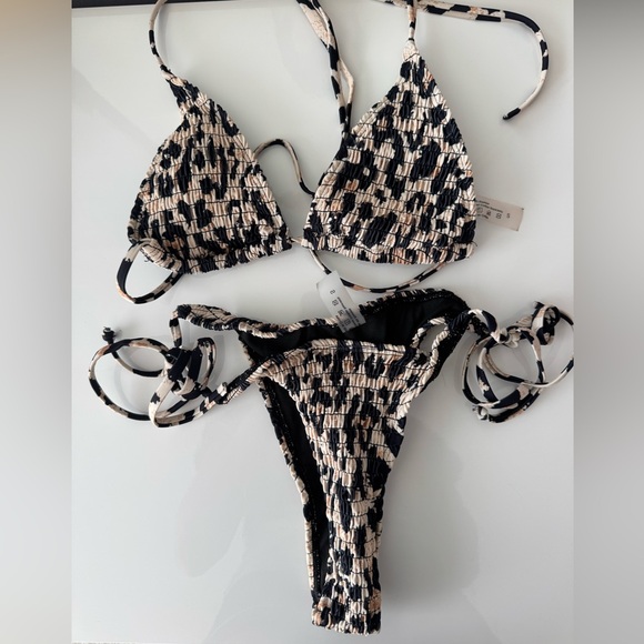 Bikini Bundle - Picture 2 of 6